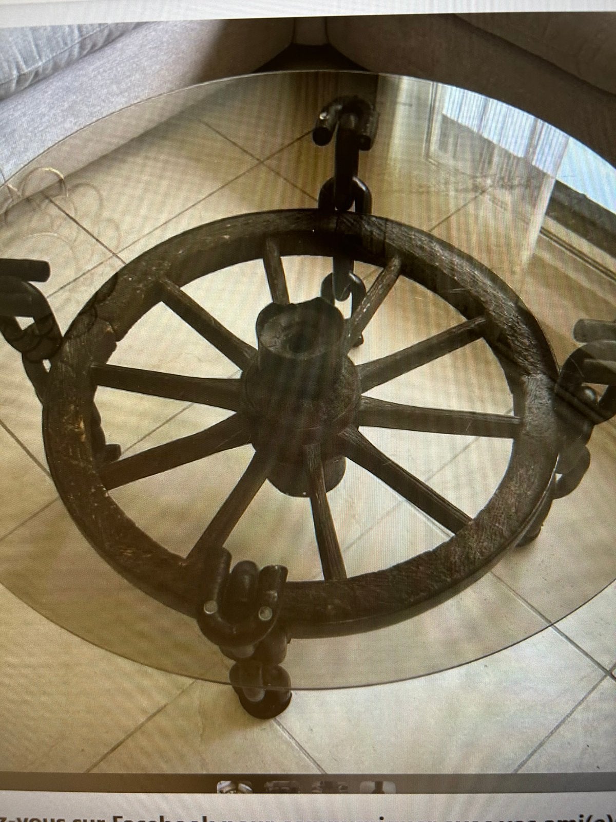 Table basse ronde en nois et fer, Enlèvement