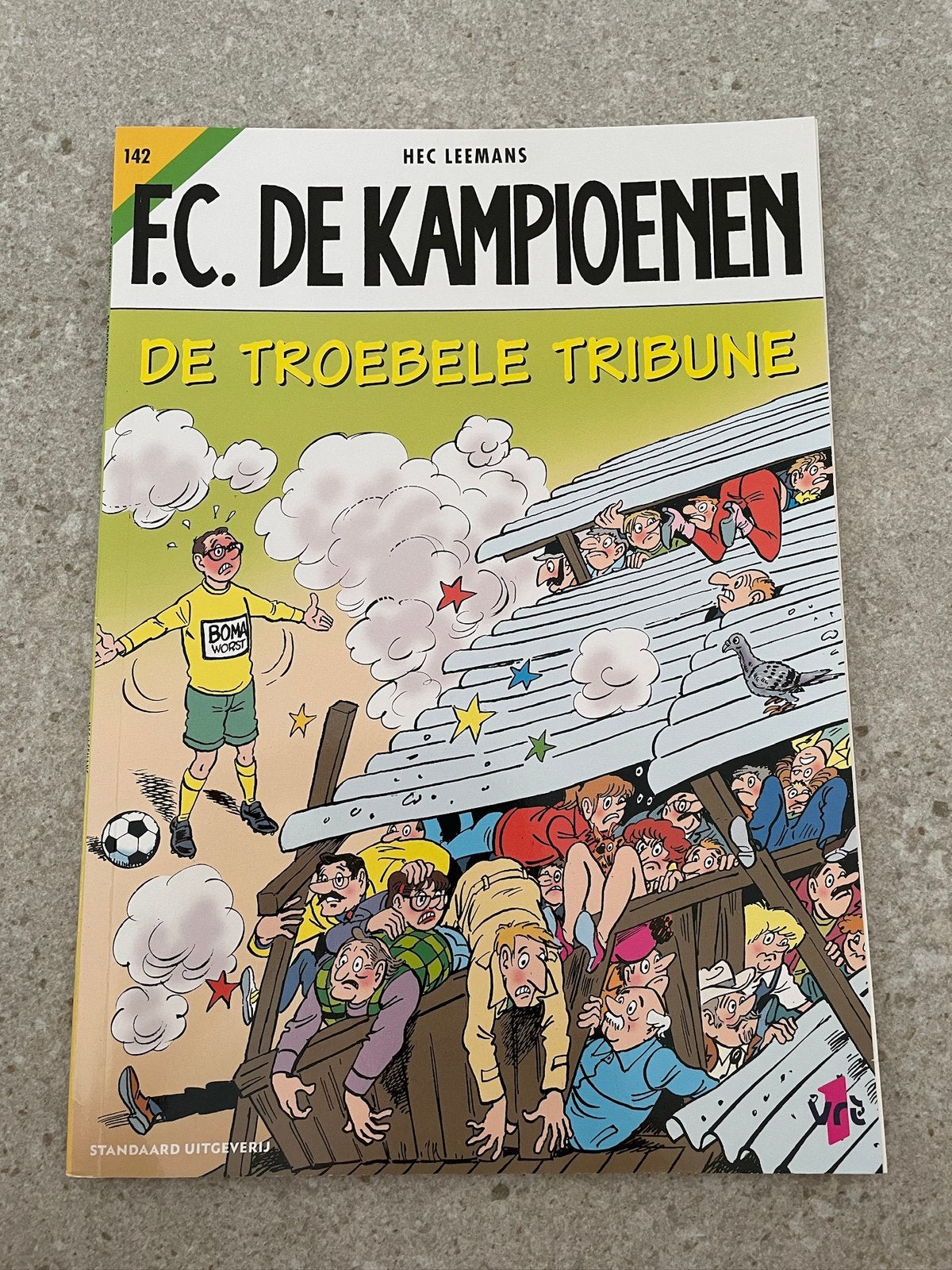 FC De Kampioenen – De troebele tribune 142 - nieuw, Eén stripboek, Ophalen of Verzenden, Nieuw