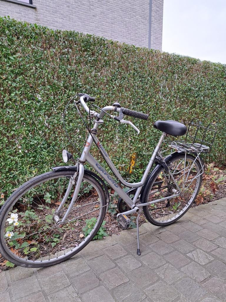 Damesfiets, Ophalen