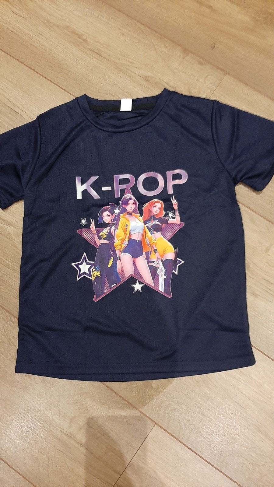 K pop tshirt maat 122. Nieuw!, Kinderen en Baby's, Ophalen of Verzenden, Nieuw, Meisje, Shirt of Longsleeve