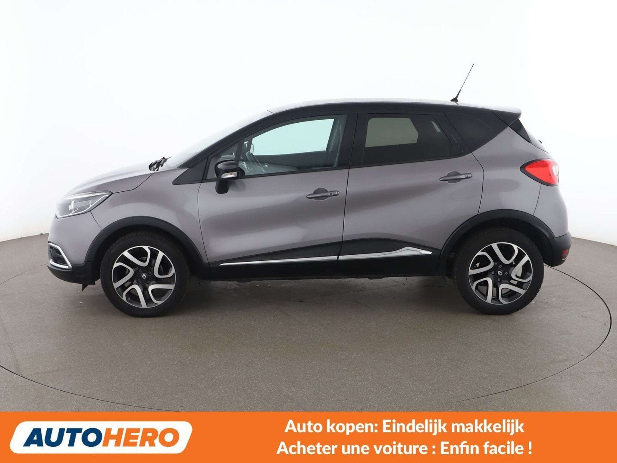 Renault Captur 0.9 Energy Life (bj 2015), Voorwielaandrijving, Stof, Gebruikt, Zwart