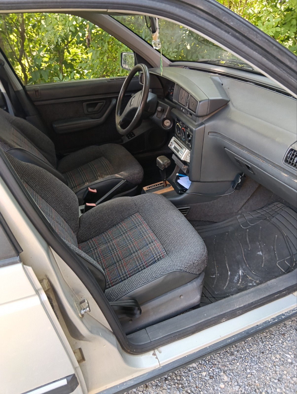 Oldtimer peugeot 405GR, foto 9