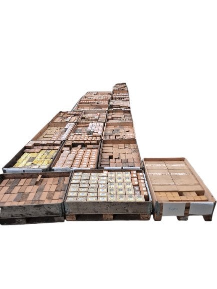 Meer dan 100000 courante bouten en moeren te koop in 1 batch, Doe-het-zelf en Bouw, IJzerwaren en Bevestigingsmiddelen, Ophalen