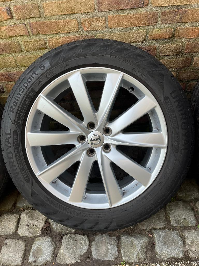 Zomerbanden en velgen Volvo XC90 maat 235 55 R19 19Inch, Gebruikt, Velg(en), 235 mm, Zomerbanden