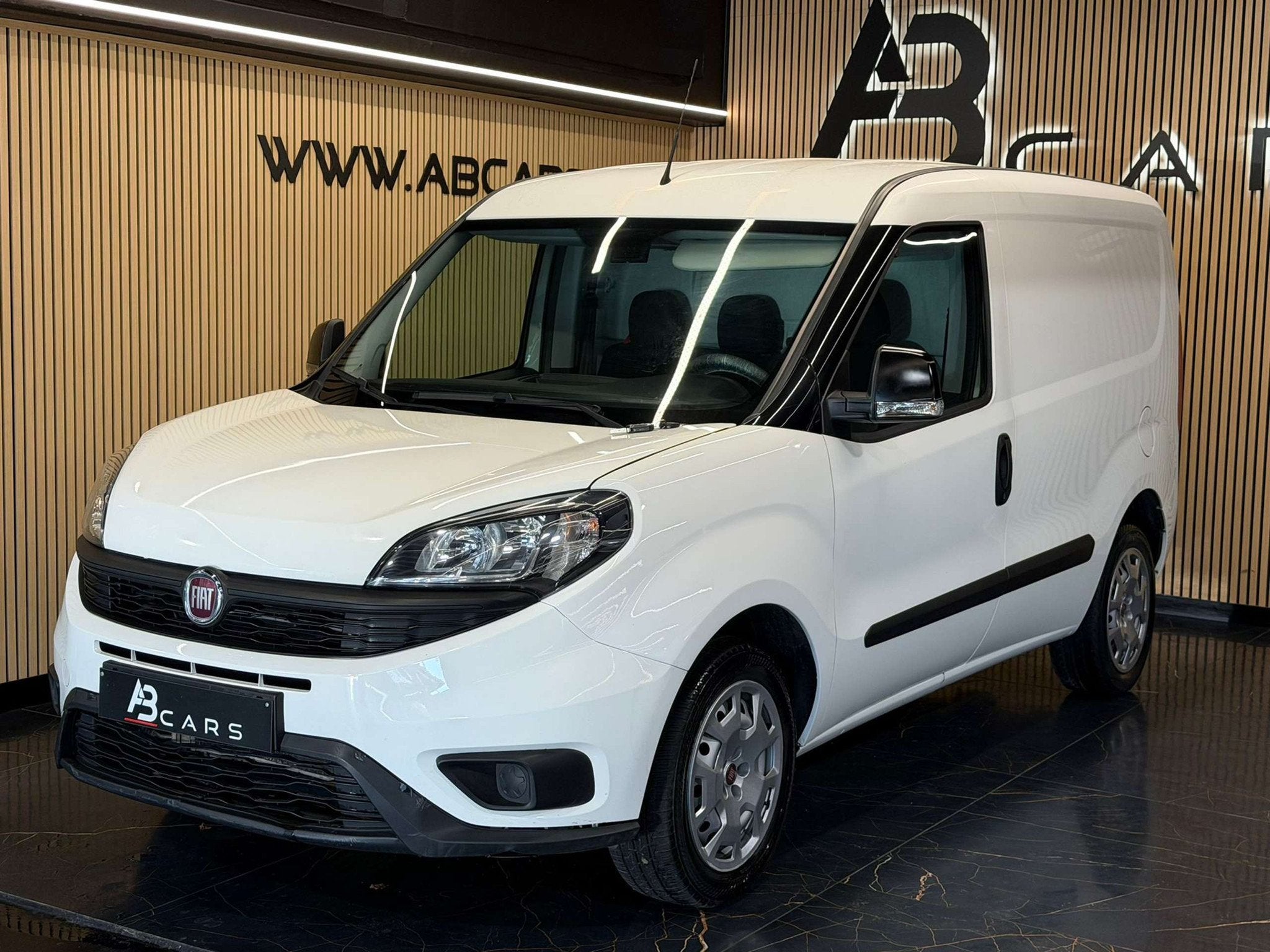 Fiat Doblò 1.4i * UTILITAIRE * 1ER PROPRIETAIRE *, Achat, Entreprise, 2 places, Boîte manuelle