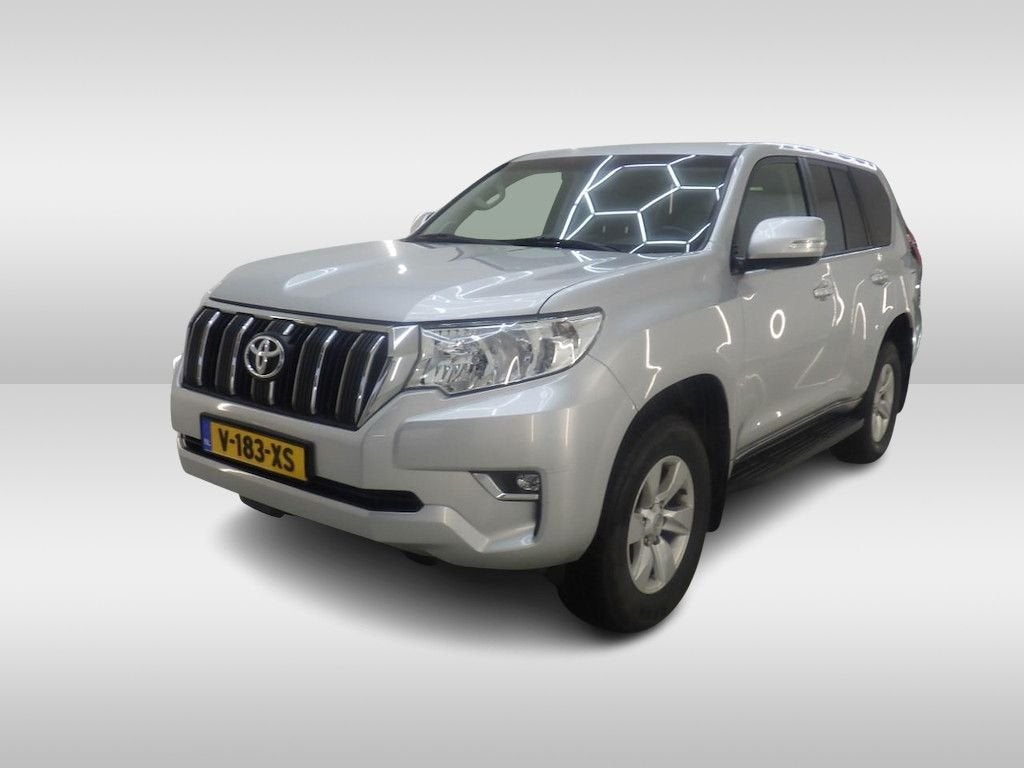 Toyota Land Cruiser 2.8 D-4D-F Challenger Window Van, Auto's, Automaat, Diesel, SUV of Terreinwagen, Zilver of Grijs