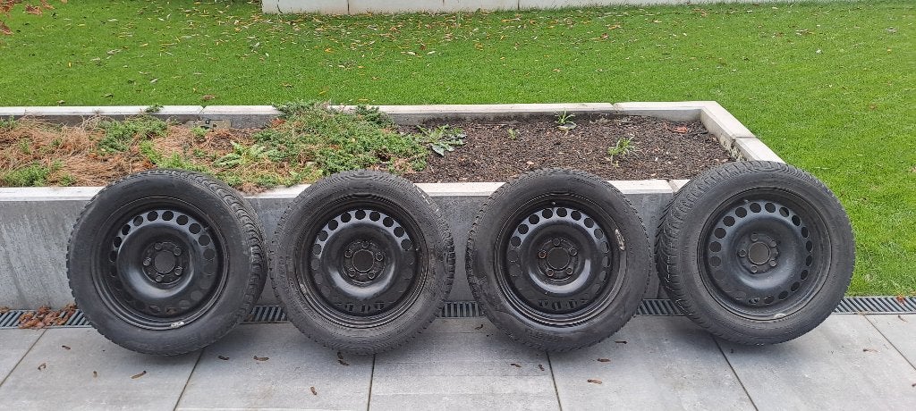 4 pneus d'hiver taille 205/55 R16, Autos : Pièces & Accessoires, Pneus et Jantes, Pneus hiver, 16 pouces, Véhicule de tourisme