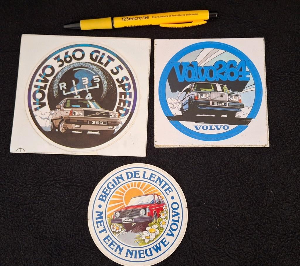 Lot de stickers anciens de la marque de voiture Volvo 244 DL, Collections, Enlèvement ou Envoi, Comme neuf, Voiture ou Moto