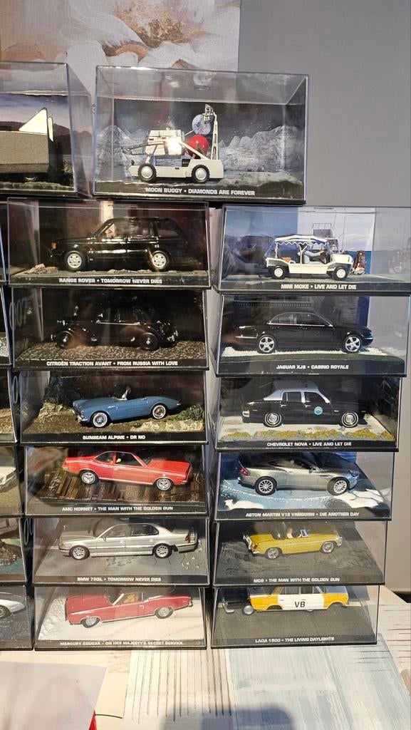 40 modelautos uit james bond films 1/43 nieuw, Ophalen of Verzenden, Nieuw, Auto