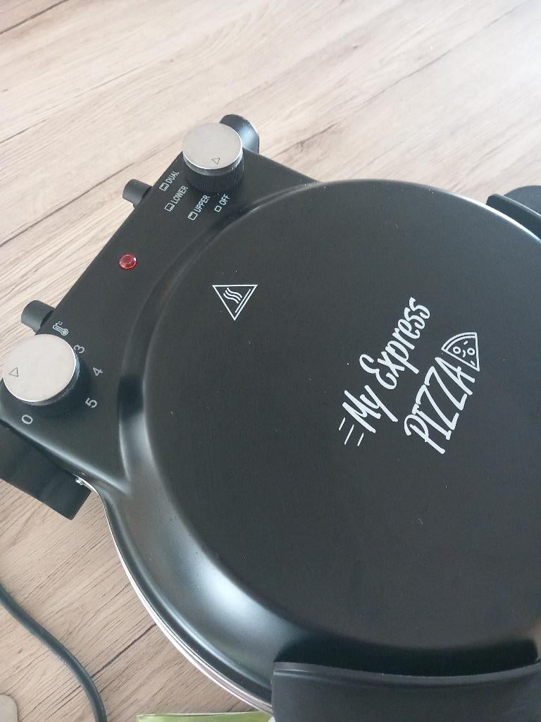 Pizza oven, Ophalen, Zo goed als nieuw, Domo