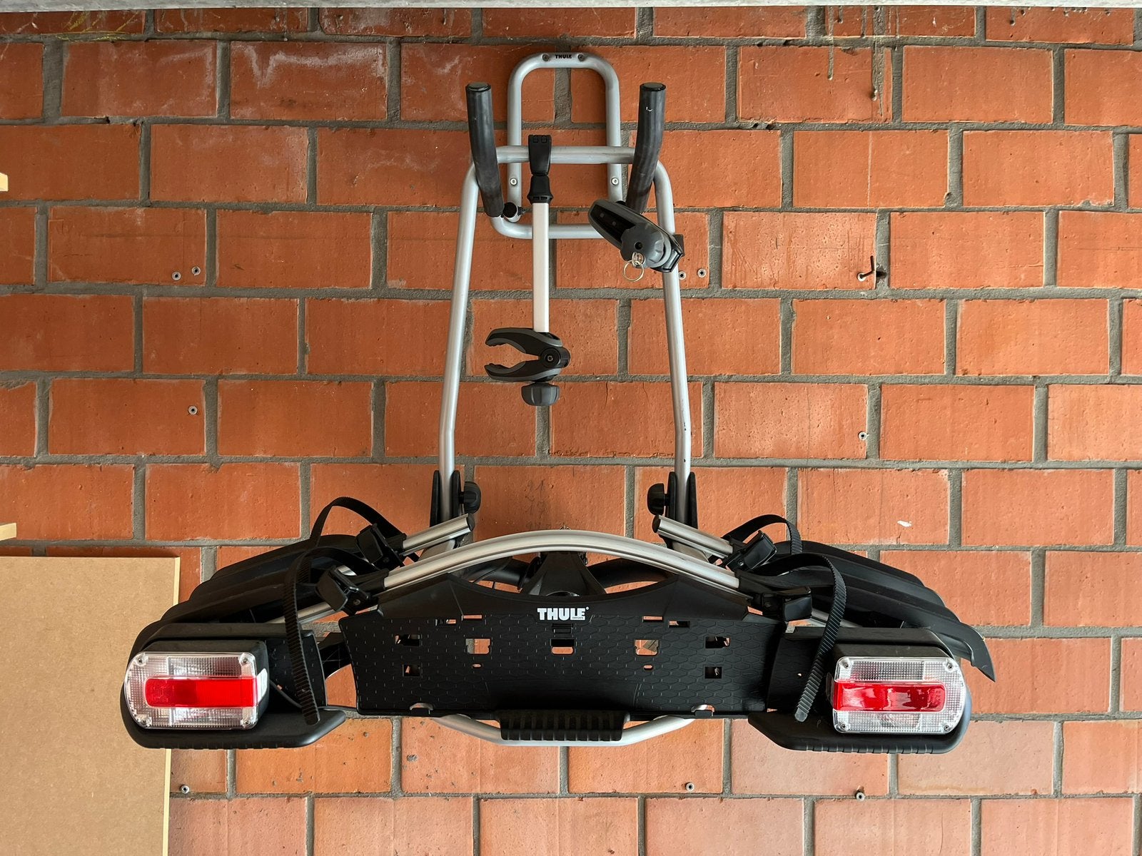 Thule fietsendrager, Auto diversen, Fietsendragers, Ophalen, Brede banden, Zo goed als nieuw, 2 fietsen