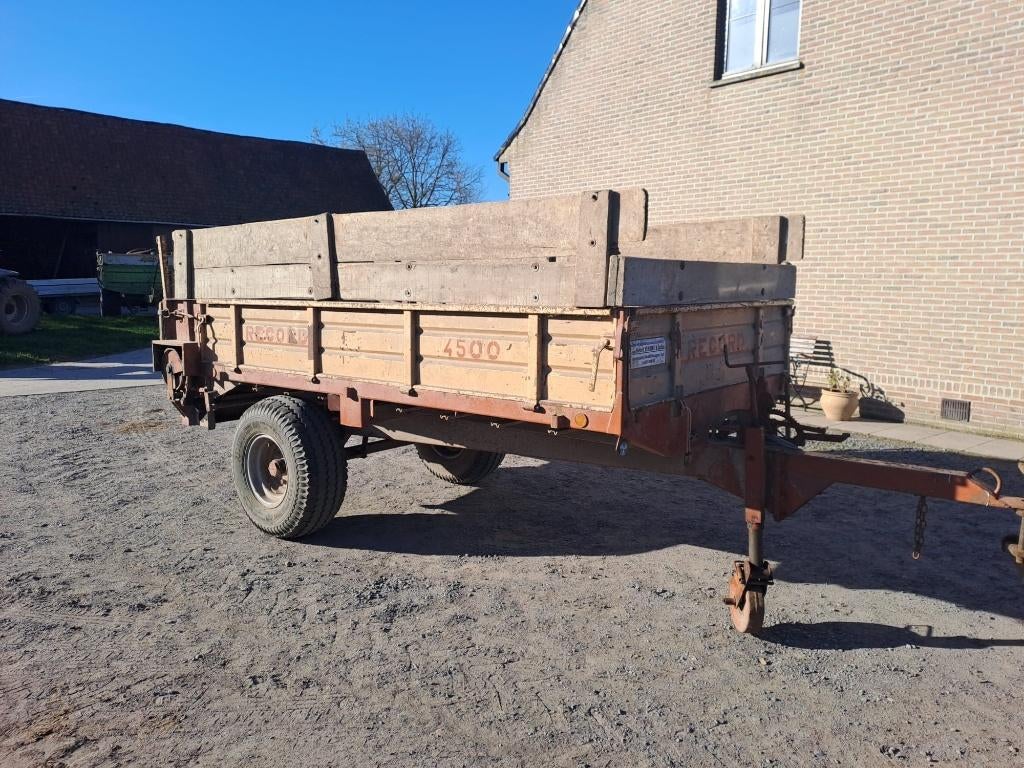 Mestkar Record in top toestand, Enlèvement, Cultures, Transport