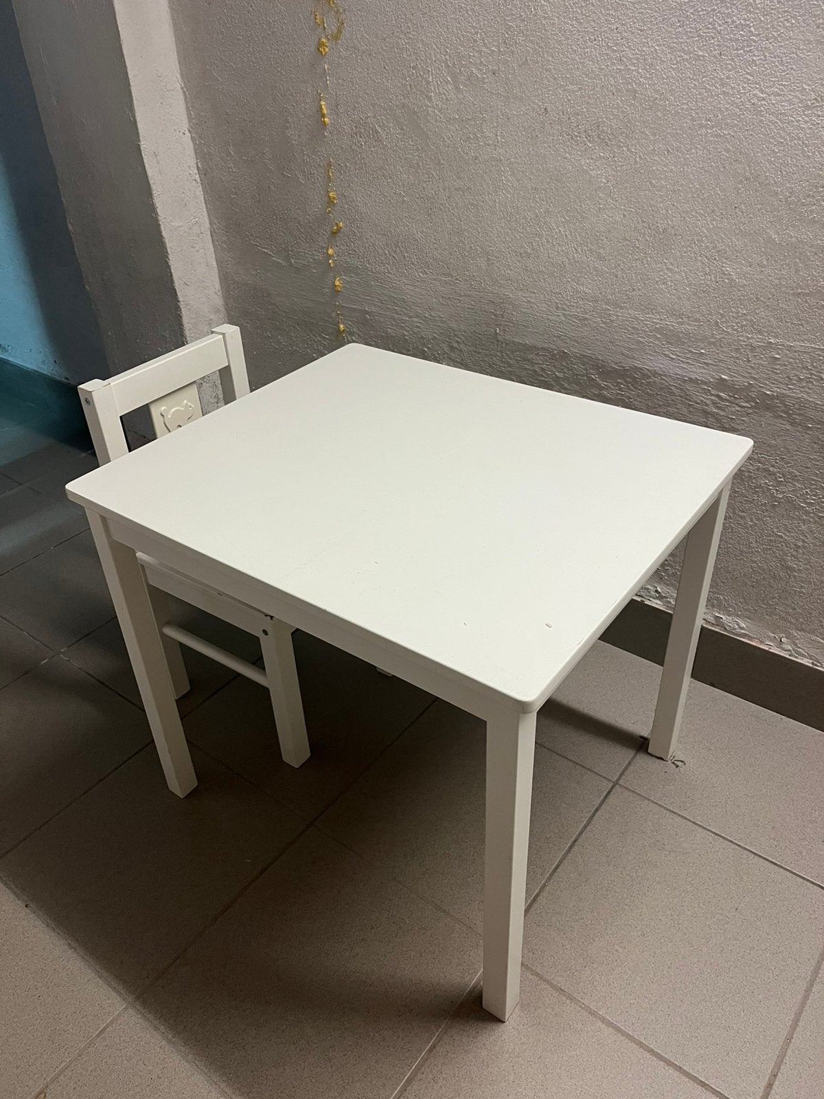 witte kindertafel met stoel, Kinderen en Baby's, Ophalen, Zo goed als nieuw
