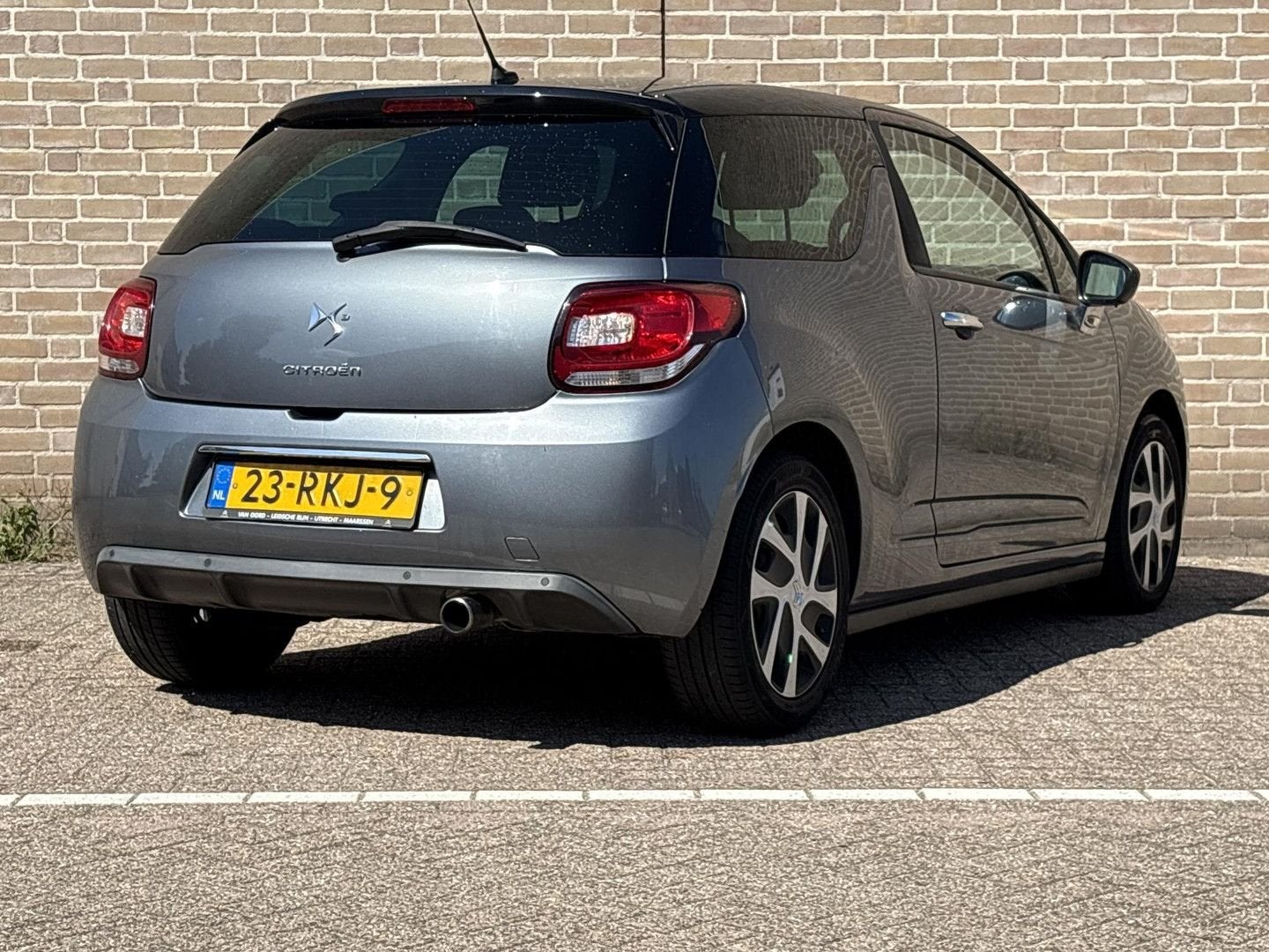 Citroen DS3 1.6 e-HDi So Chic | Cruise | Climate | PDC |, Autos, Citroën, Argent ou Gris, Achat, Electronic Stability Program (ESP)