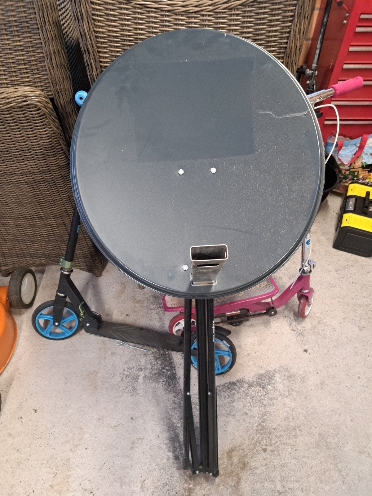 Schotel met verstelbare poot, Audio, Tv en Foto, Ophalen