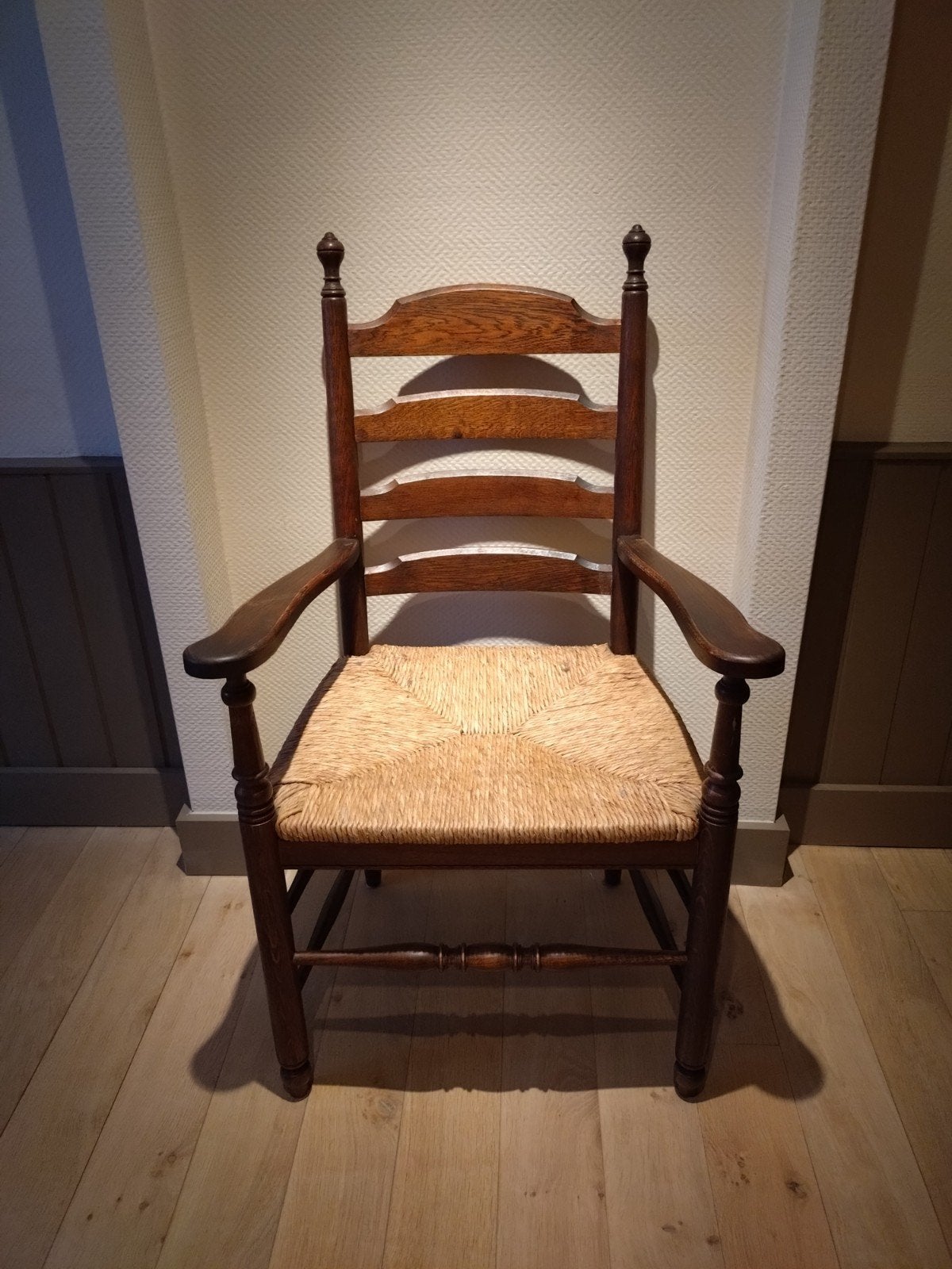 Antieke eiken knopstoel, Ophalen