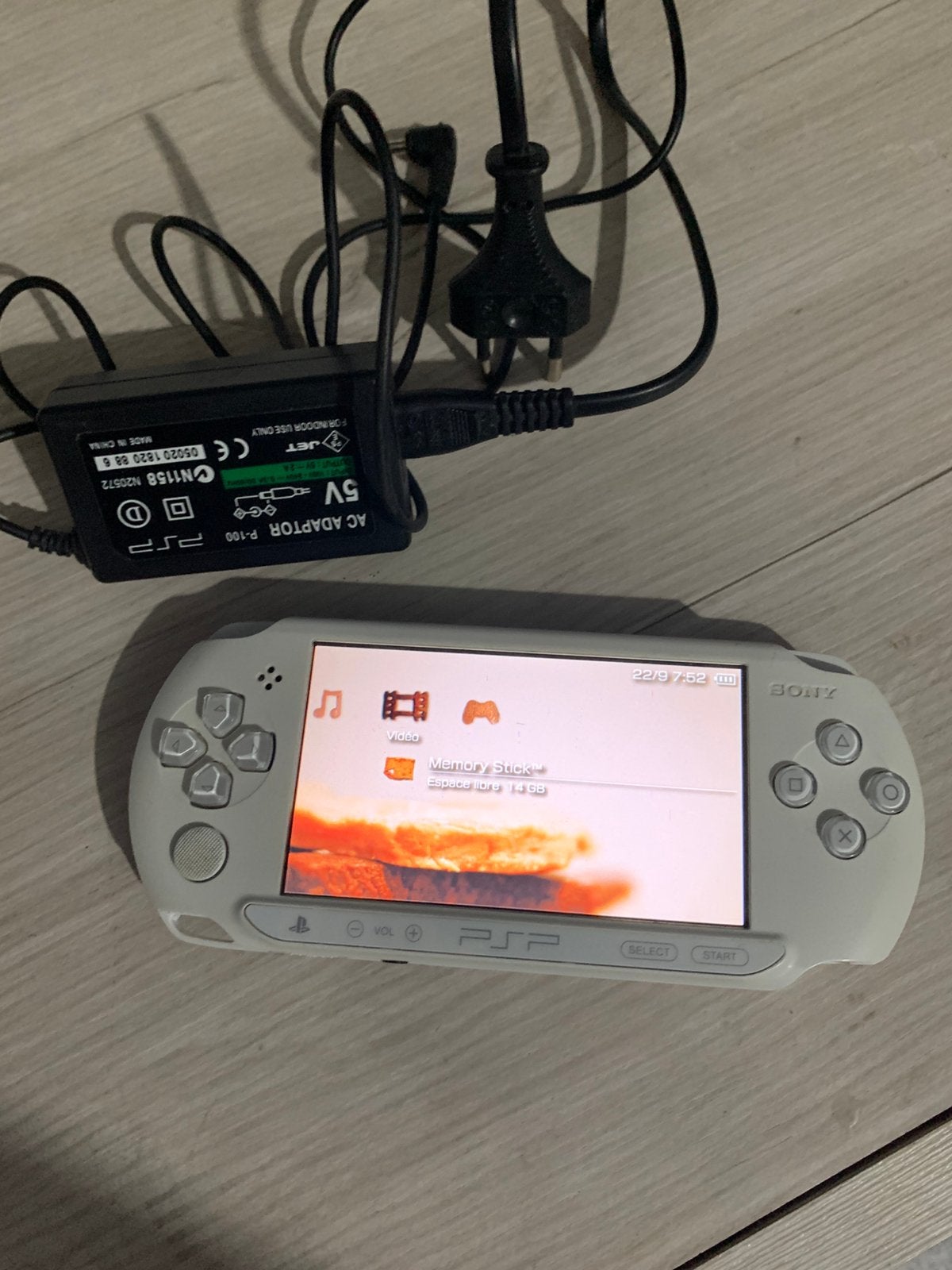 Console portable Sony PSP Street (PSP-E1000) games psp jeux, Enlèvement, Comme neuf, PSP