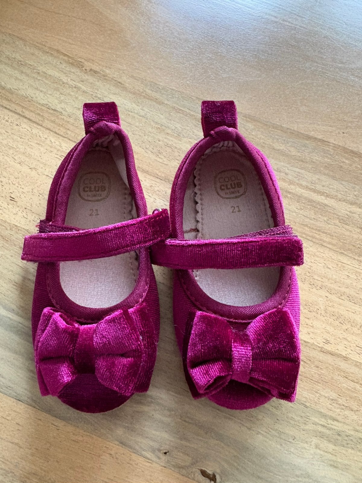 Chaussettes et chaussure fille 5€ le tout, Enfants & Bébés, Vêtements de bébé | Chaussures & Chaussettes, Enlèvement, Comme neuf
