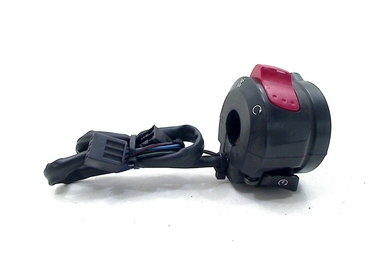 STUURSCHAKELAAR RECHTS Suzuki SFV 650 Gladius (01-2000/-), Dhr. S. di Majo, Gebruikt, Info@cama-motorparts.nl, P.J. Troelstraweg 8 8
3144 CX  MAASSLUIS, NL