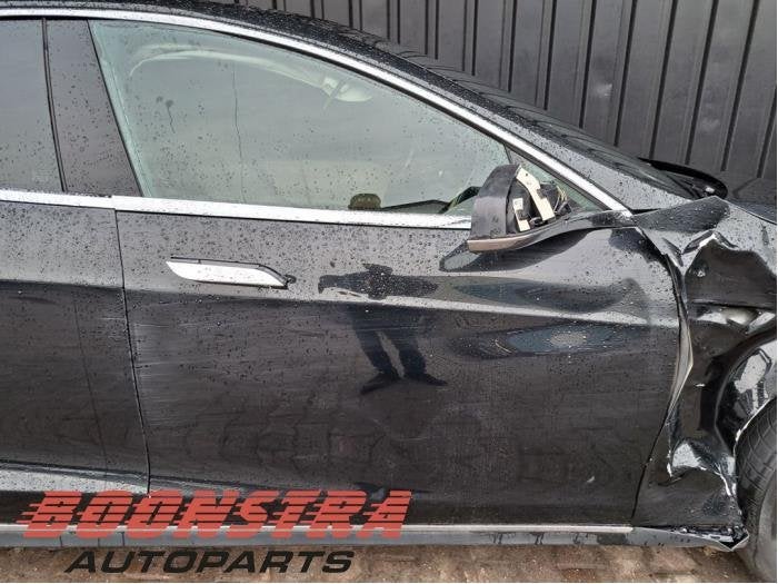 Portier 4Deurs rechts-voor van een Tesla Model S (Model S 12, Gebruikt, -, -, Ophalen of Verzenden