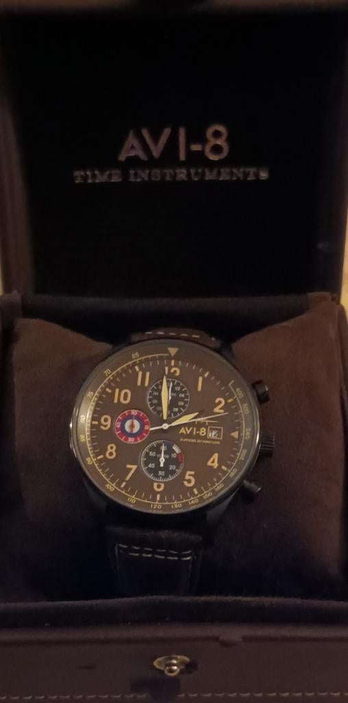 Nieuw ongedragen AVI-8 horloge.