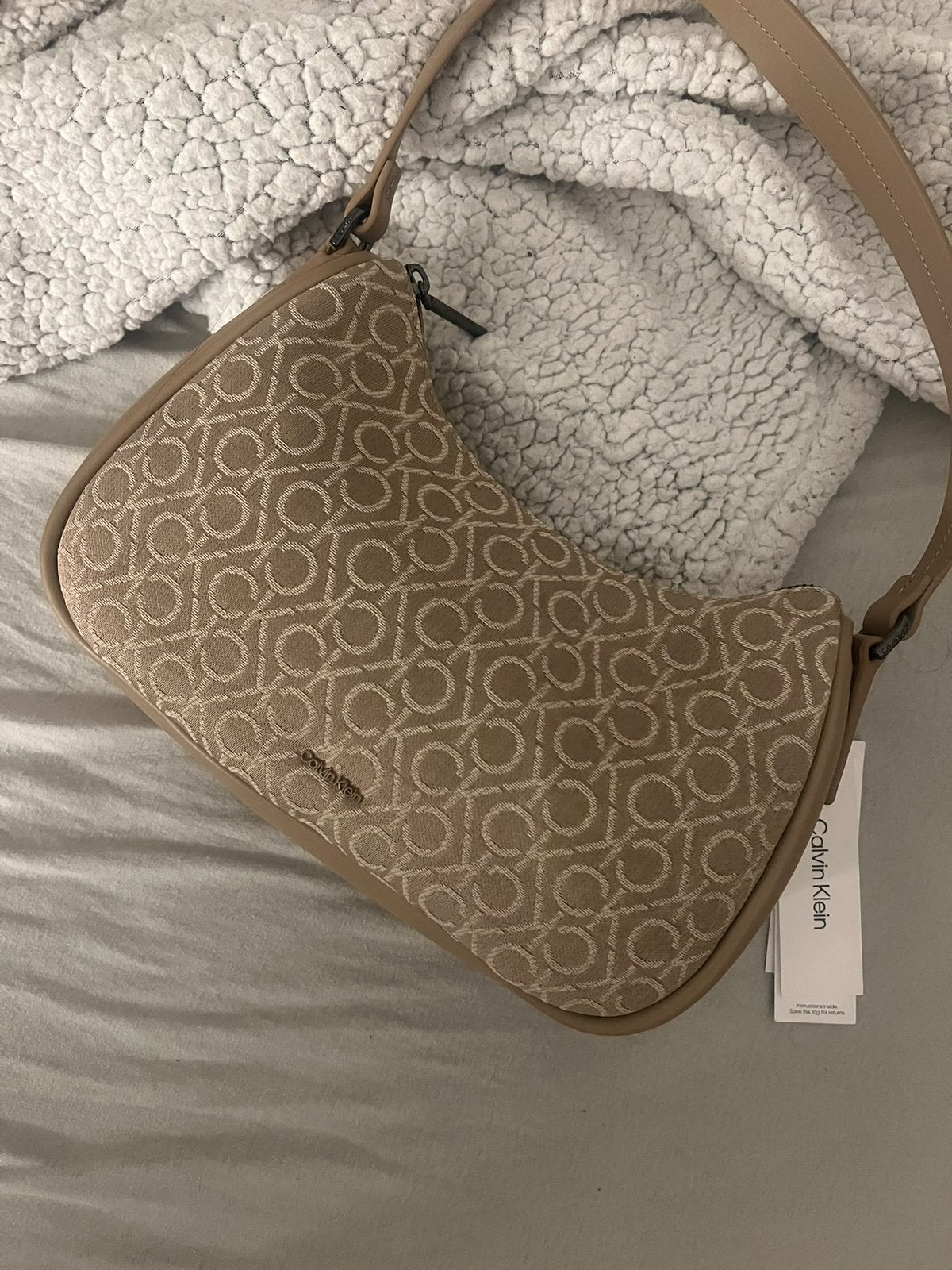 Calvin Klein handtas nog nieuw, Handtassen en Accessoires, Ophalen of Verzenden, Nieuw, Beige, Schoudertasje