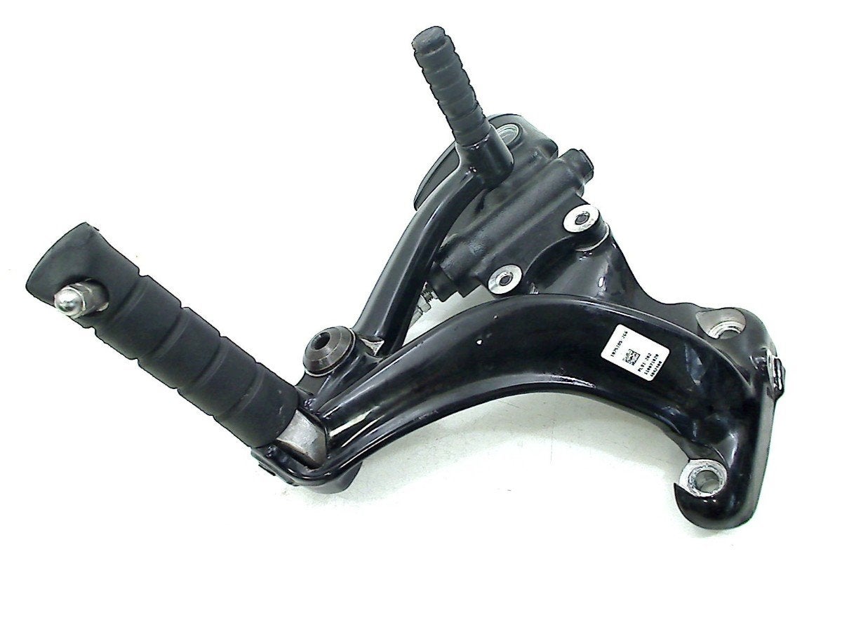 REPOSE PIEDS AVANT DROIT Indian Chief Dark Horse (01-2022/-), Motos, Dhr. S. di Majo, Utilisé, Info@cama-motorparts.nl, P.J. Troelstraweg 8 8
3144 CX  MAASSLUIS, NL