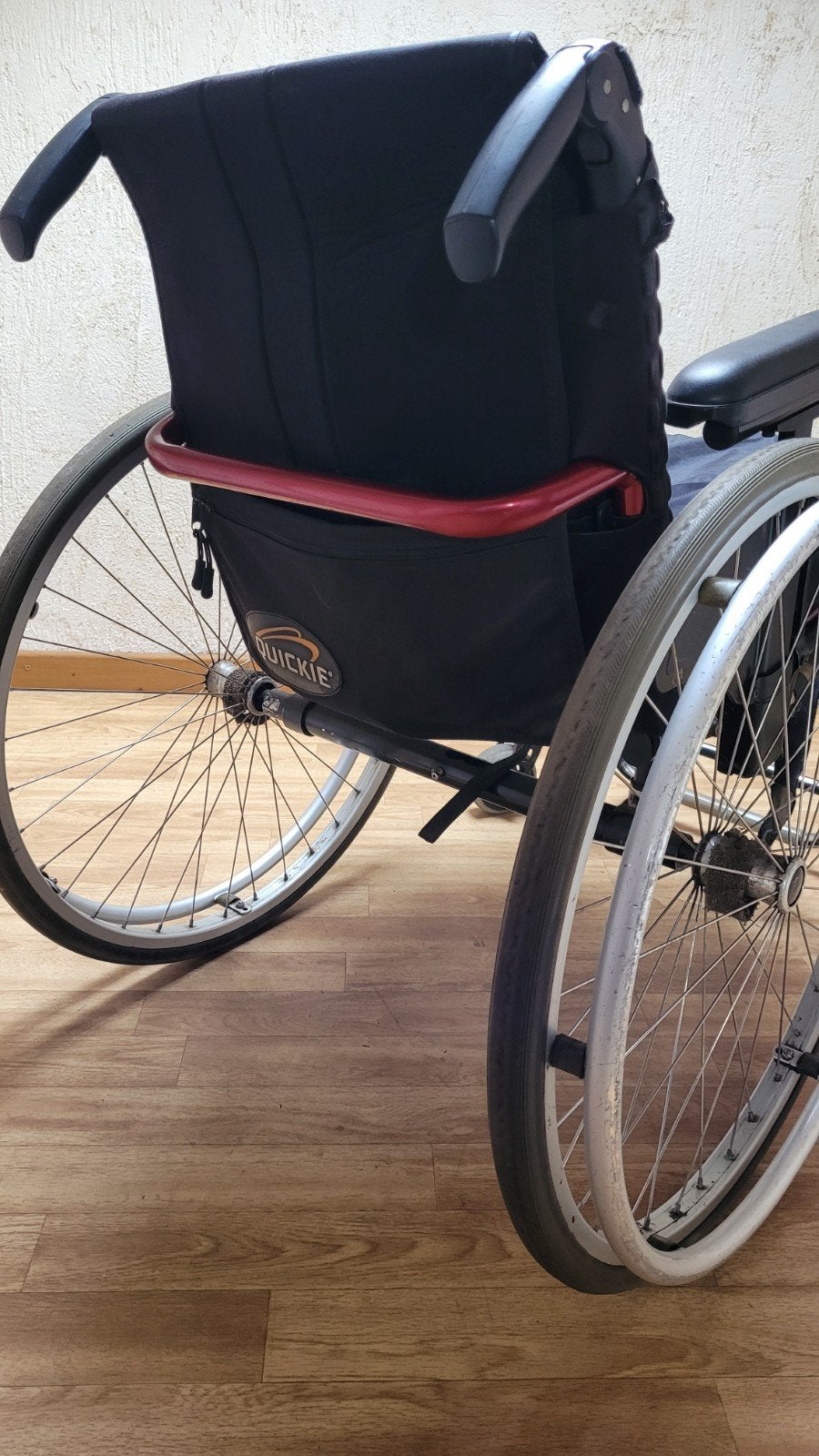 chaisse roulante avec sont cousin a aire, Enlèvement ou Envoi, Utilisé, Fauteuil roulant manuel