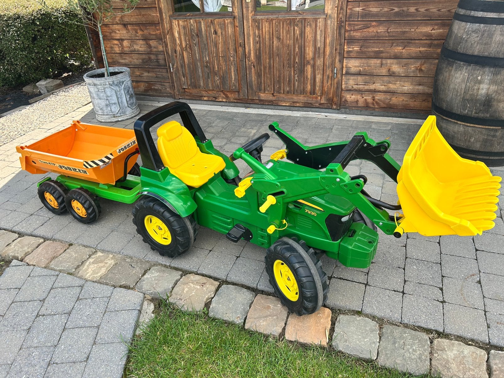 Traptractor met kipper, Ophalen, Zo goed als nieuw