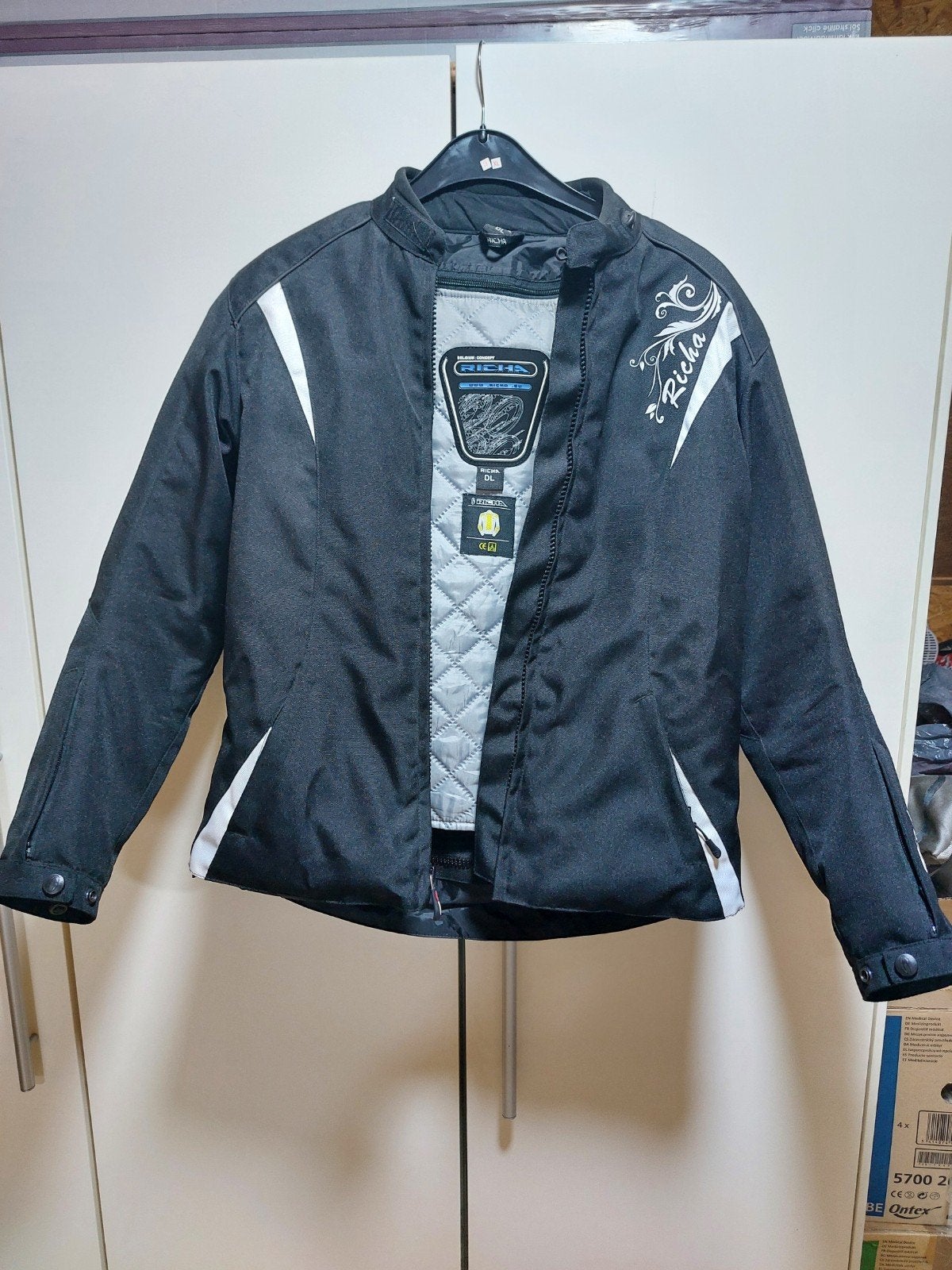 Veste moto femme, Vêtements | Femmes, Enlèvement