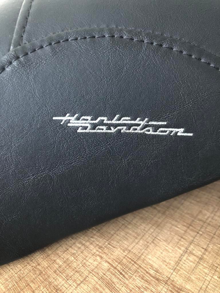 Originele Harleyzadel zwart, Motoren, Ophalen, Zo goed als nieuw