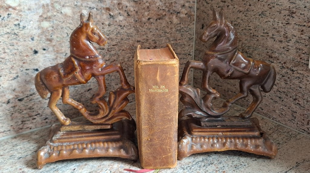 Serre-livres anciens en fonte émaillée - chevaux, Antiquités & Art, Enlèvement ou Envoi