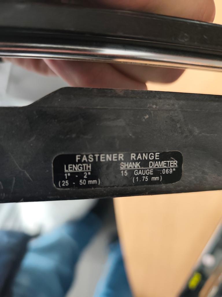 Nagelpistolen SENCO, Ophalen
