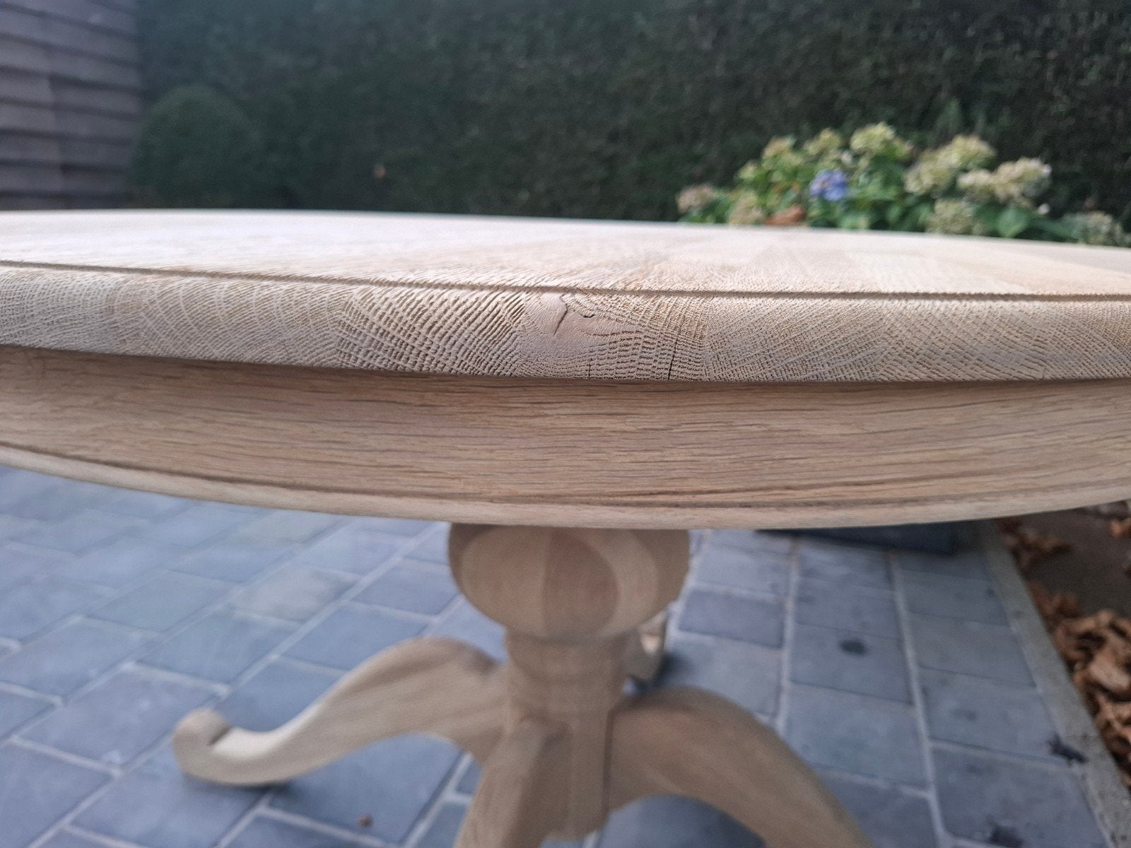 Table de salle à manger ronde entièrement en chêne massif. G, Enlèvement ou Envoi