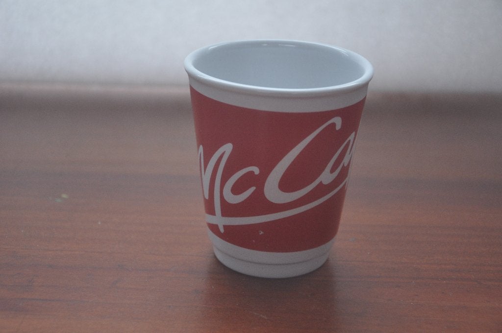 MC Donalds mok, Verzamelen, Porselein, Kristal en Bestek, Ophalen of Verzenden, Gebruikt, Porselein, Kop en/of schotel