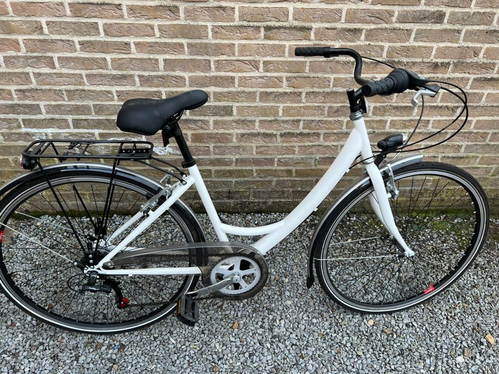 Dames fiets, Fietsen en Brommers, Fietsen | Dames | Damesfietsen, Velgrem, Versnellingen, Zo goed als nieuw, Ophalen