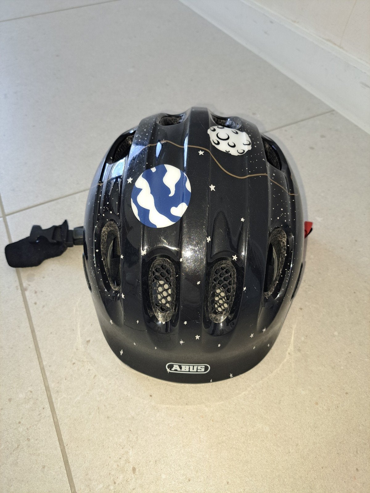 Kinderhelm, Ophalen