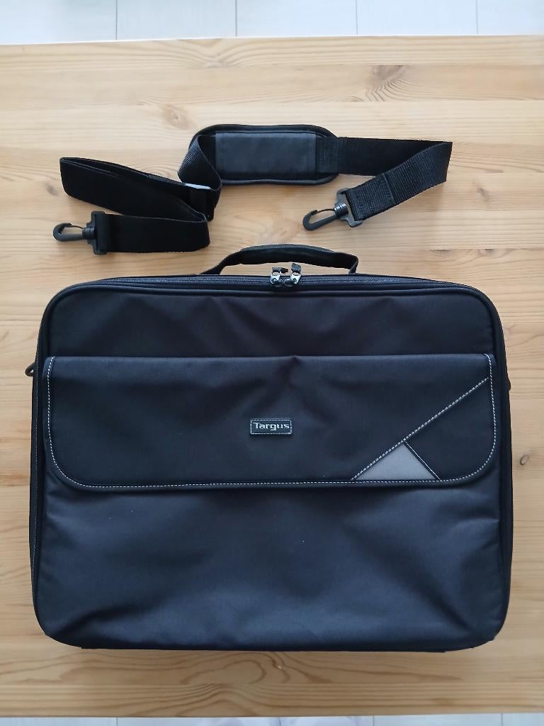 1 Mallette + 1 Housse d'ordinateur portable de 17' à vendre, Enlèvement, 17 pouces ou plus, Comme neuf