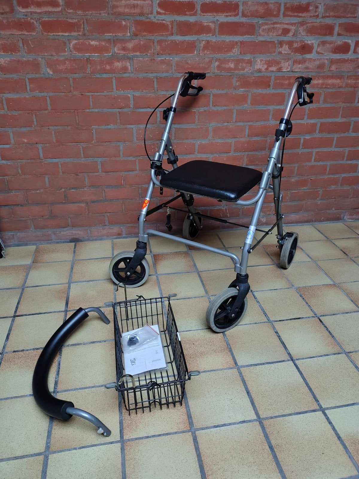 Rollator met stoeltje en mandje, Diversen, Ophalen