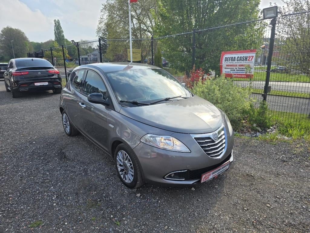 Lancia Ypsilon 0.9i 85CH 2011 *1 AN DE GARANTIE, 63 kW, Entreprise, Boîte manuelle, Noir