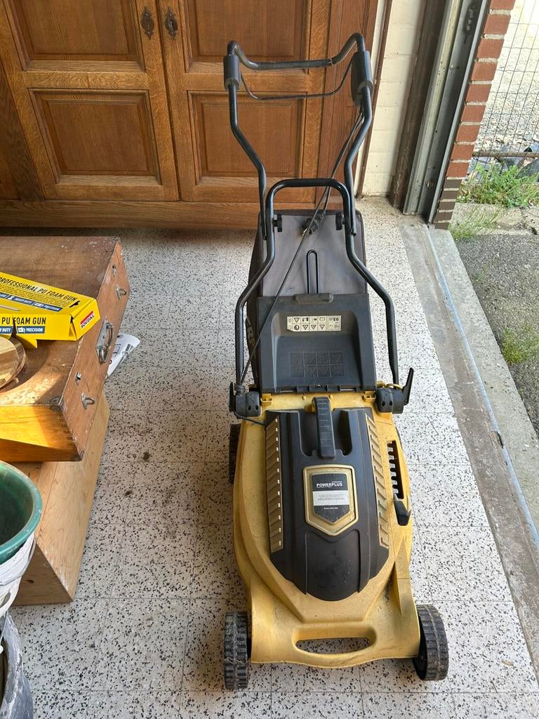 Elektrische grasmachine, Tuin en Terras, Grasmaaiers, Ophalen, Zo goed als nieuw