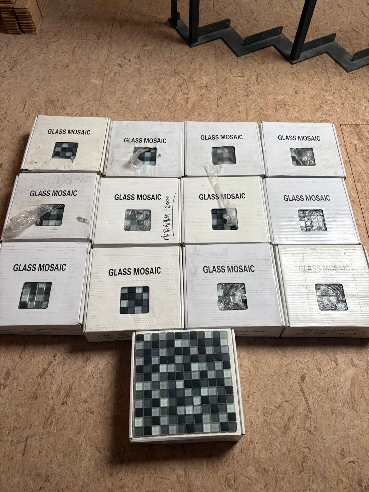 Lot de 13 cartons de carrelage style Mosaïque, Bricolage & Construction, Dalles & Carrelages, Enlèvement, Neuf, 10 m²² ou plus