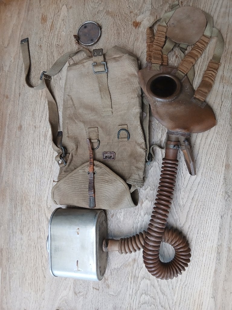ABBL gasmasker met nummer 2 uit de Tweede Wereldoorlog, Verzamelen, Verzenden, Landmacht, Overige typen
