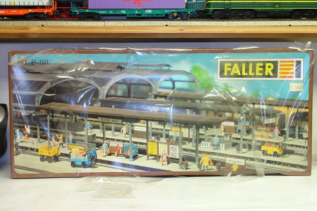 FALLER B191 ENSEMBLE 2 QUAIS DE GARE NEUF ECHELLE HO, Hobby & Loisirs créatifs, Autres marques, Enlèvement ou Envoi, Comme neuf