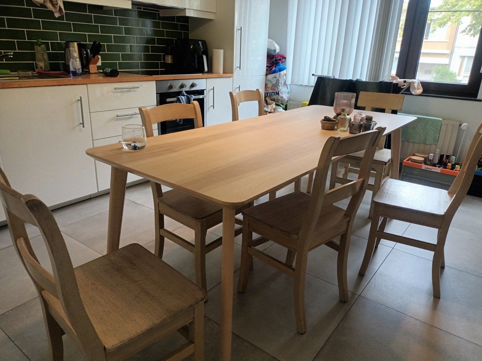 Eettafel Ikea LISABO + 5 witte eiken stoelen, Huis en Inrichting, Ophalen