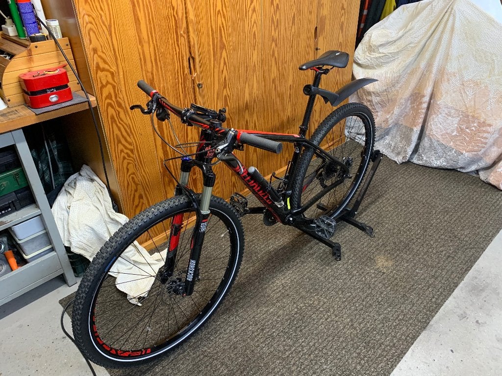 MOUNTENBIKE SPECIALIZED STUMPJUMPER 29Er 17,5 MOET NU WEG, Fietsen en Brommers, 28 inch, Gebruikt, Vering, Schijfrem