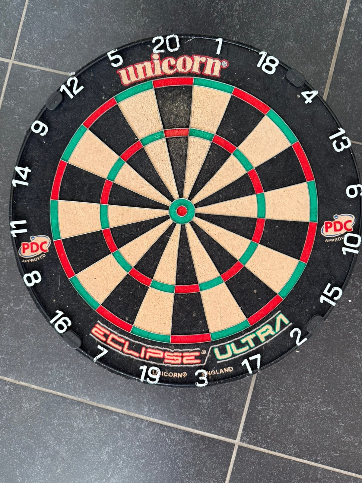 Dartbord Unicorn Eclipse Ultra PDC approved, Enlèvement, Comme neuf, Cible de fléchettes