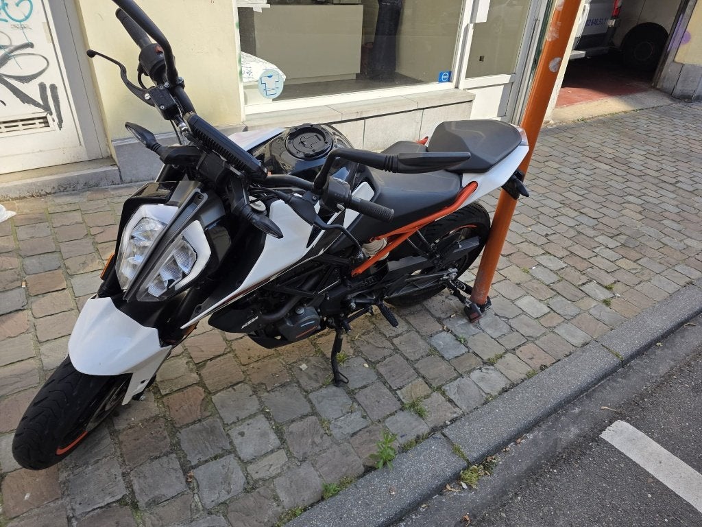 KTM DUKE 2021 - 7000KM + toebehoren, Motoren, Motoren | KTM, LED Verlichting, Occasion, Particulier, 125 cc