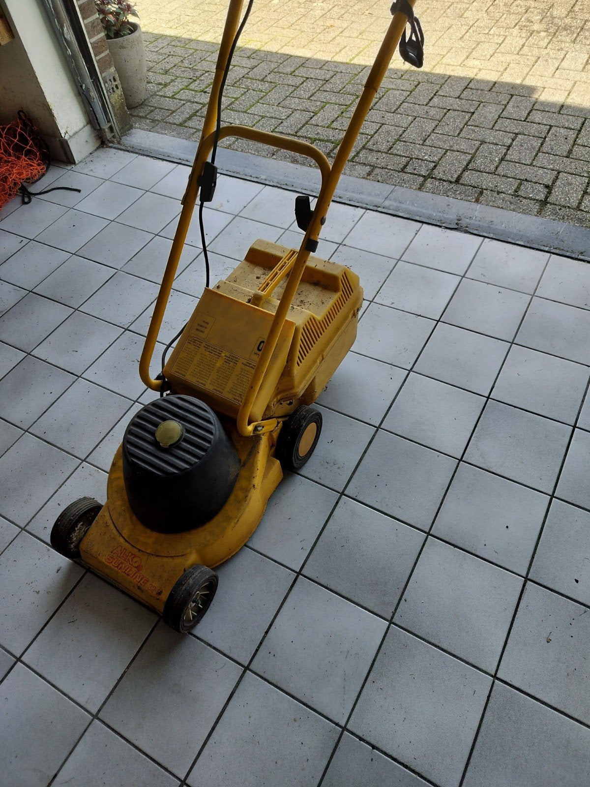 Tondeuse à gazon (électrique), Enlèvement, Utilisé, Tondeuses à gazon électriques, Bac de ramassage