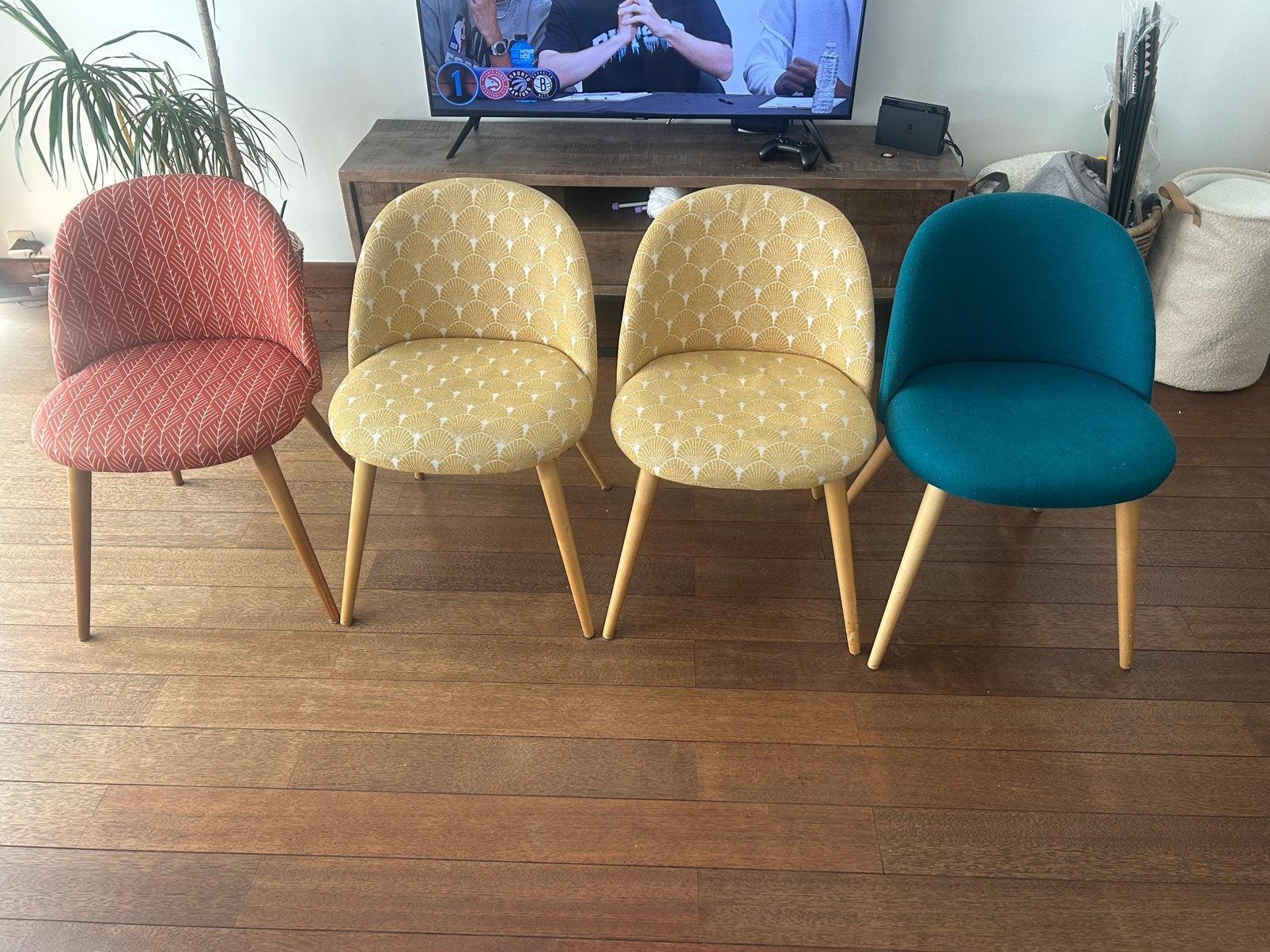 Ensemble maison du monde : Table BOOP + 4 chaises Mauricette, Maison & Meubles, Chaises, Comme neuf, Enlèvement, Bois, Bleu